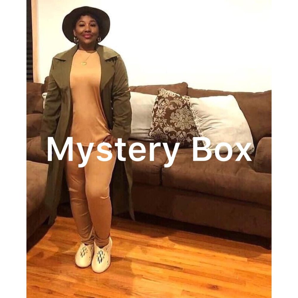 CASUAL WEAR MYSTERY BOX 4-5 Items (2X/3X size 16-18)